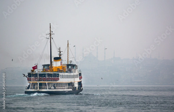 Obraz boat in the bosphorus