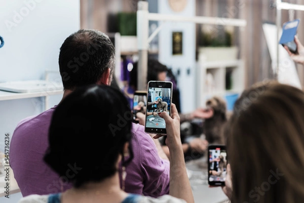 Obraz Grabando con el movil