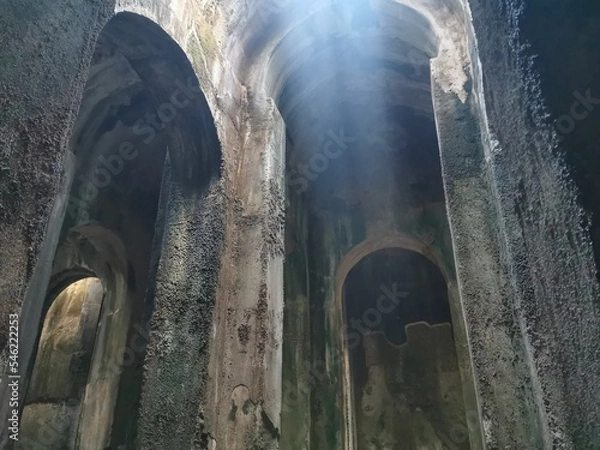 Fototapeta Piscina Mirabilis : la cisterna romana più grande d'italia, la seconda più grande d'europa. Bacoli