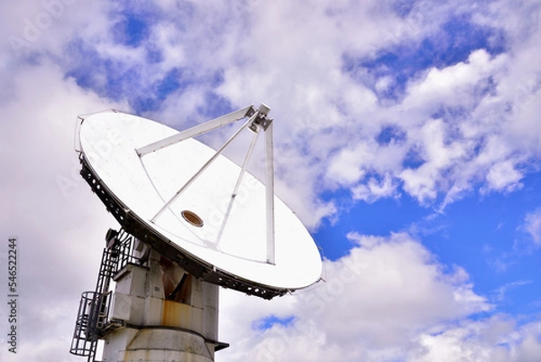 Obraz 天文台のパラボラアンテナ