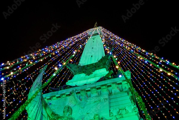 Obraz The Soldiers and Sailors monument is decorated with colorful lights at Christmas 