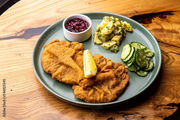 Obraz classic bavarian schnitzel