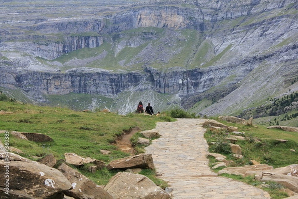 Obraz Nice day excursion with waterfalls and mountains in the Ordesa y Monteperdido National Park in Aragon