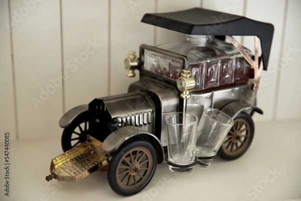 Obraz アンティーク調の車の置物