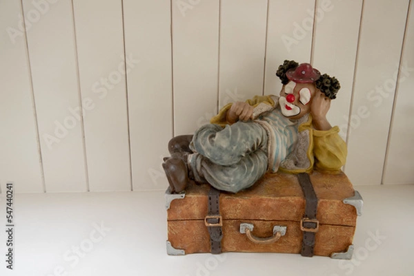 Obraz 寝ているアンティーク人形のピエロ