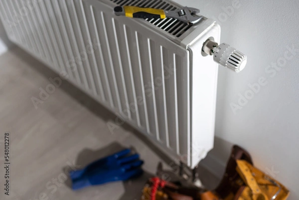 Obraz tools on the radiator heat