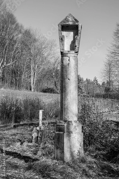 Obraz old grave in the cemetery