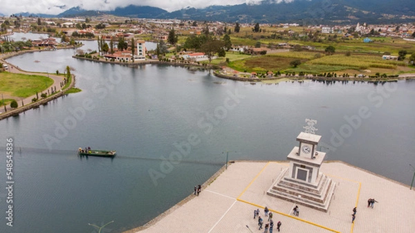 Obraz Chignahuapan Lagoon with nine springs are exactly what "Chignahuapan" means in Nahuatl. It is perfect for boating. In September there is a Trout Fishing Tournament.