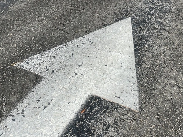 Obraz arrow on asphalt