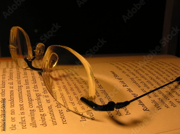 Obraz reading glasses