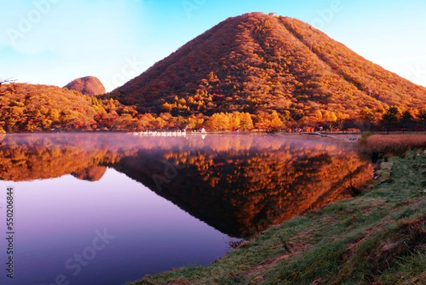 Fototapeta 秋の榛名湖