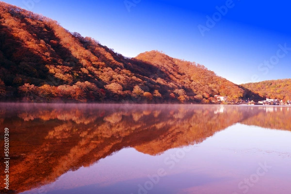 Fototapeta 秋の榛名湖