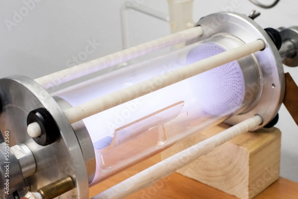 Fototapeta device heating matter gas under plasma condition forming a luminous plasma