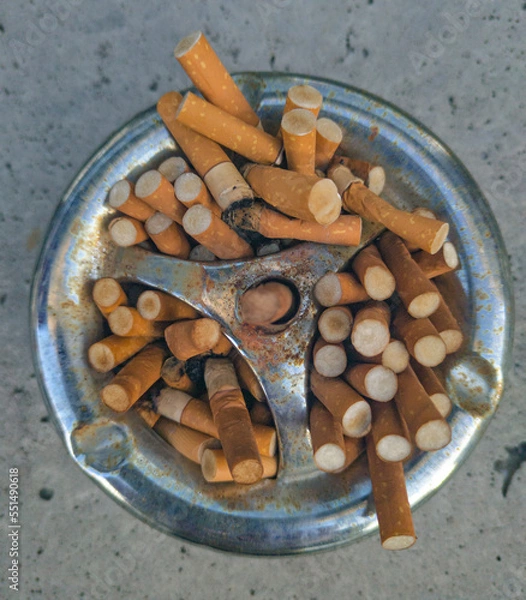 Obraz Aschenbecher voller Zigaretten