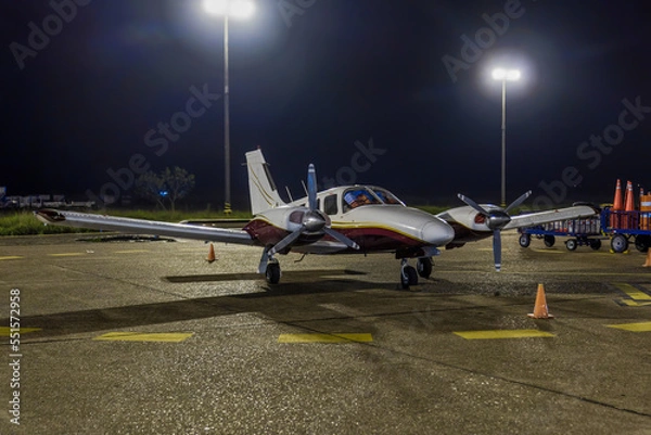 Obraz airplane at the airport (Piper PA-34-220T Seneca III)