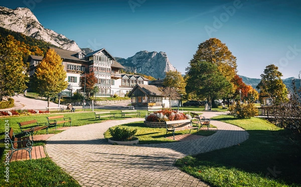 Fototapeta Wonderful bright scene of Grundlsee lake in austrian Alps. Amazing nature landscape in sunny day. Great view on park and lake. Awesome summer scene. Grundlsee. Austria. Europe