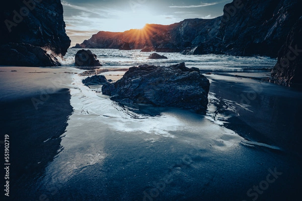 Obraz Sunset at kynance cove in Cornwall .