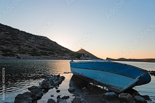 Fototapeta boat at sunset