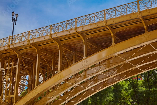 Obraz São Paulo - December 07, 2017: Part of the side view of the famous pedestrian-only Santa Ifigenia Viaduct in downtown São Paulo on a sunny day seen from below