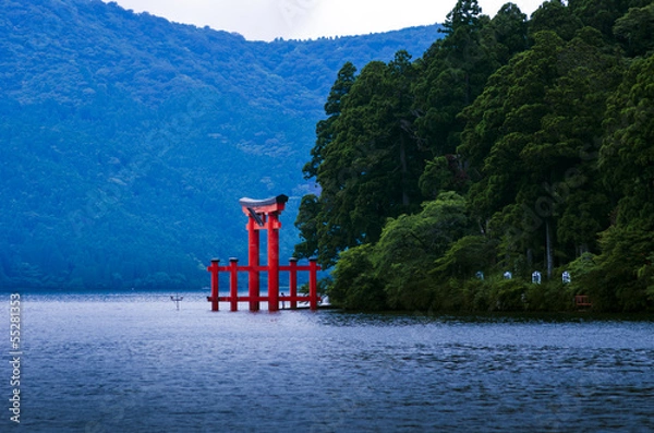 Fototapeta 芦ノ湖と箱根神社の鳥居
