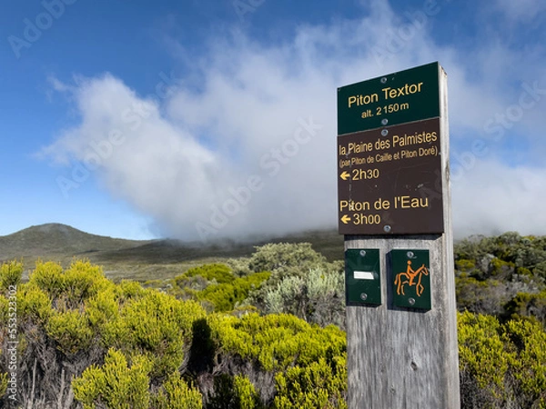 Fototapeta Panneau d'indication Piton Textor