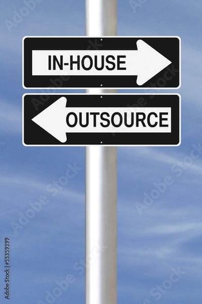 Obraz In-House or Outsource