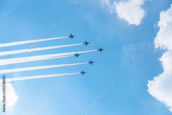 Obraz 青空とブルーインパルスの飛行機雲