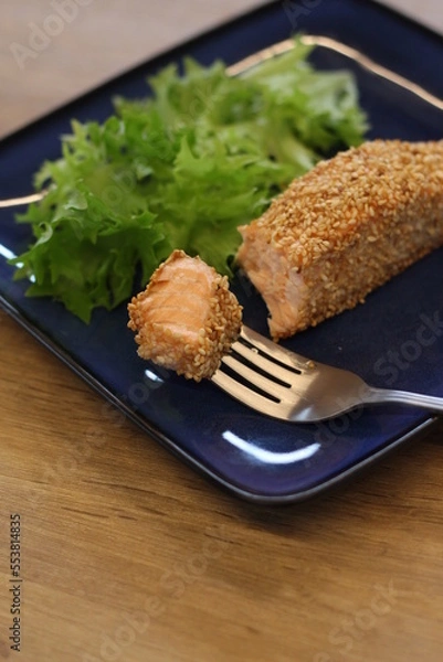 Fototapeta Salmão com Crosta de Gergelim