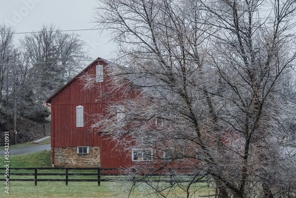 Obraz red barn and ice