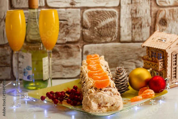 Obraz Праздничный мандариновый рулет, очень нежный и воздушный.