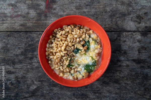Fototapeta Porridge Ledok is one of the special foods from Nusa Penida Island, Bali. In addition to its delicious taste, this porridge also provides health benefits. Porridge Ledok made from corn and cassava