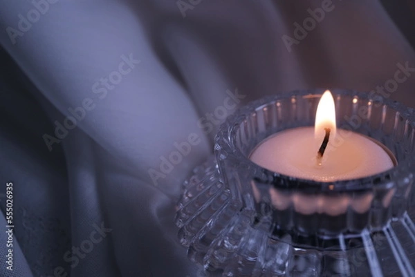 Obraz 暗示　催眠療法　アロマテラピー　キャンドル　薄暗い　余白スペース