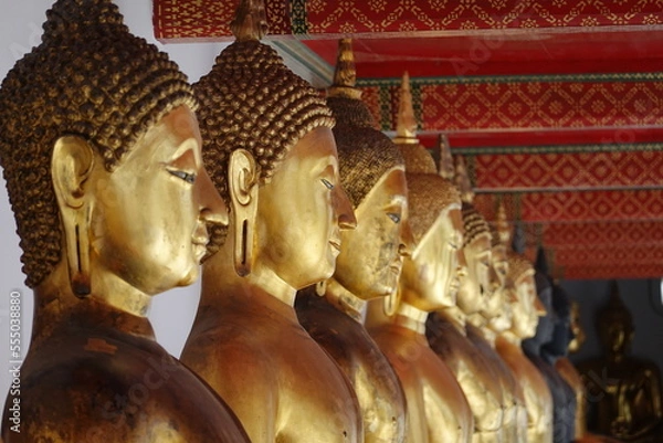 Fototapeta gold buddhas