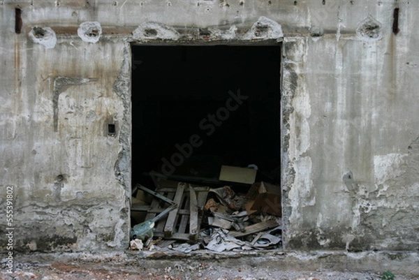 Fototapeta abandoned building in zadar - croatia