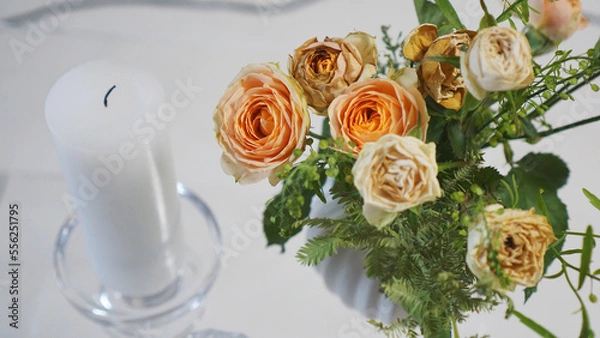 Obraz 枯れかかったお花とキャンドル