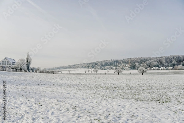 Obraz Metzerlen, Mariastein, Winterlandschaft, Winter, Dorf, Landwirtschaft, Felder, Wanderweg, Kloster, Klosterkirche, Metzerlen-Mariastein, Schnee, Eis, Nebel, Winterspaziergang, Schweiz