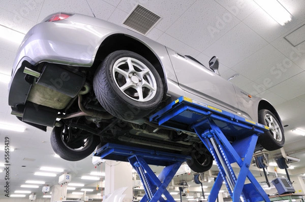 Obraz リフトアップされた自動車