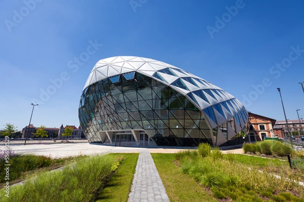 Obraz CET Budapest modern whale shaped building on the bank of Danube