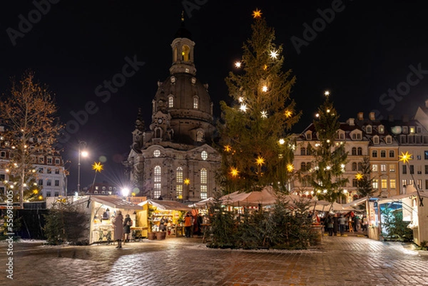 Obraz Weihnachtsmarkt an der Frauenkirche in Dresden