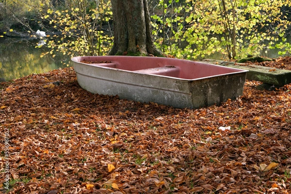 Obraz Altes Boot am Seeufer