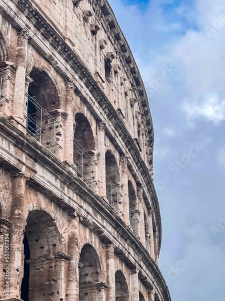 Obraz vertical image of the Colosseum in Rome