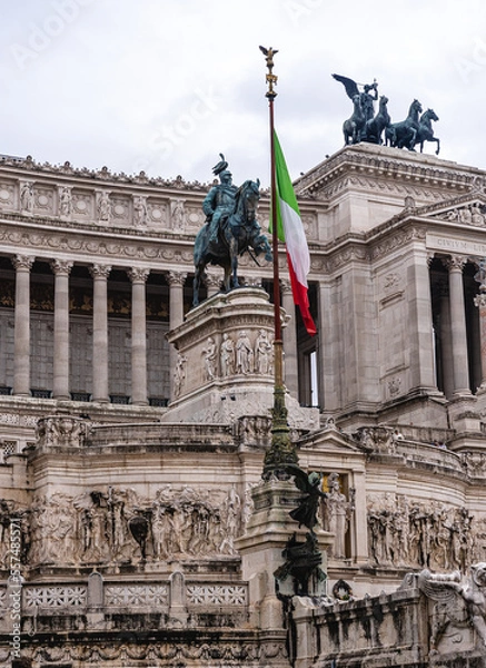 Obraz Facade of historic building with Vittoriano monument