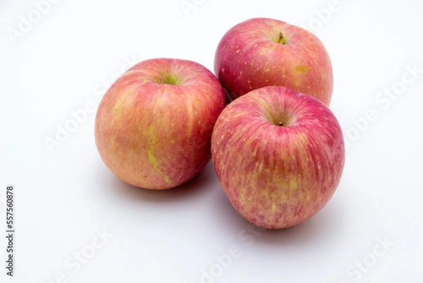 Obraz selective focus Fresh Red apple isolated on white background