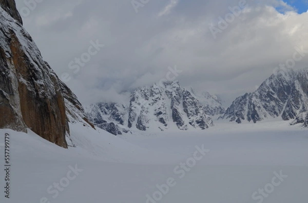 Fototapeta snow covered mountains