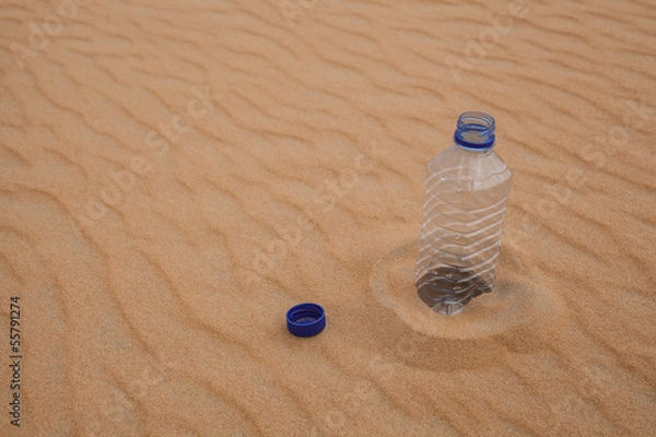 Obraz bottle in the desert