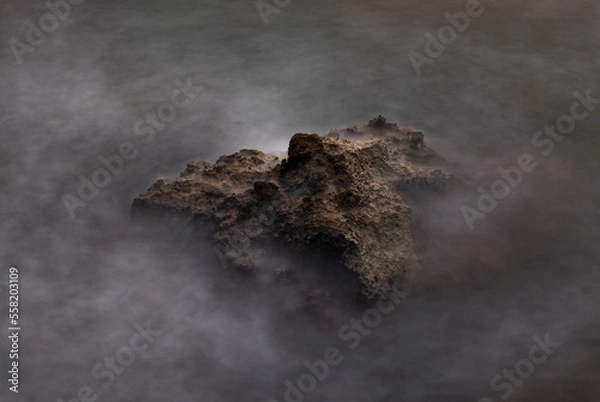 Obraz Nuages de mer sur rocher