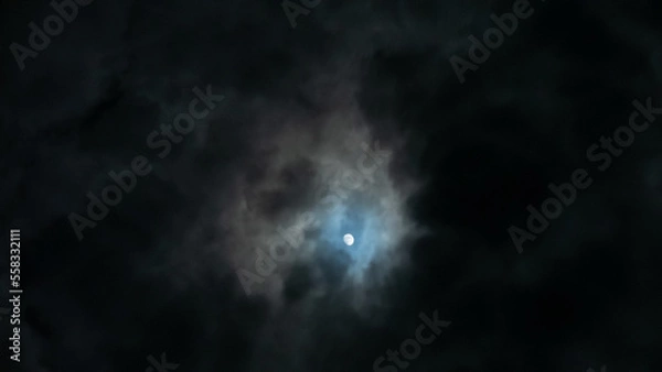 Fototapeta 雲の中の月