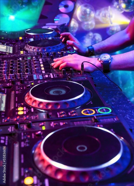 Obraz DJ grający na torze