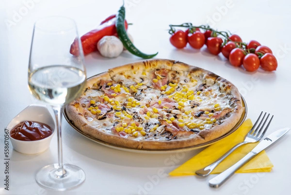 Obraz Pizza at the restaurant 