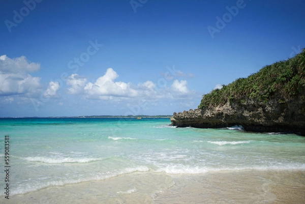 Obraz 砂山ビーチ アーチ状の岩 宮古島